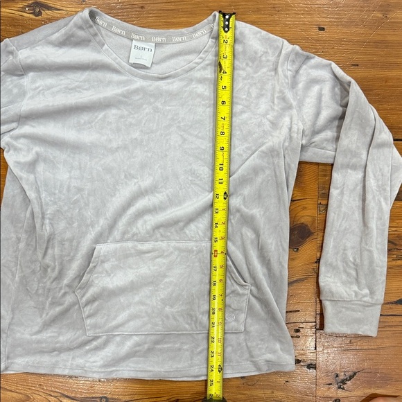 Born Soft Gray Long Sleeve Shirt Sweat Top with front pocket size large - Picture 5 of 8